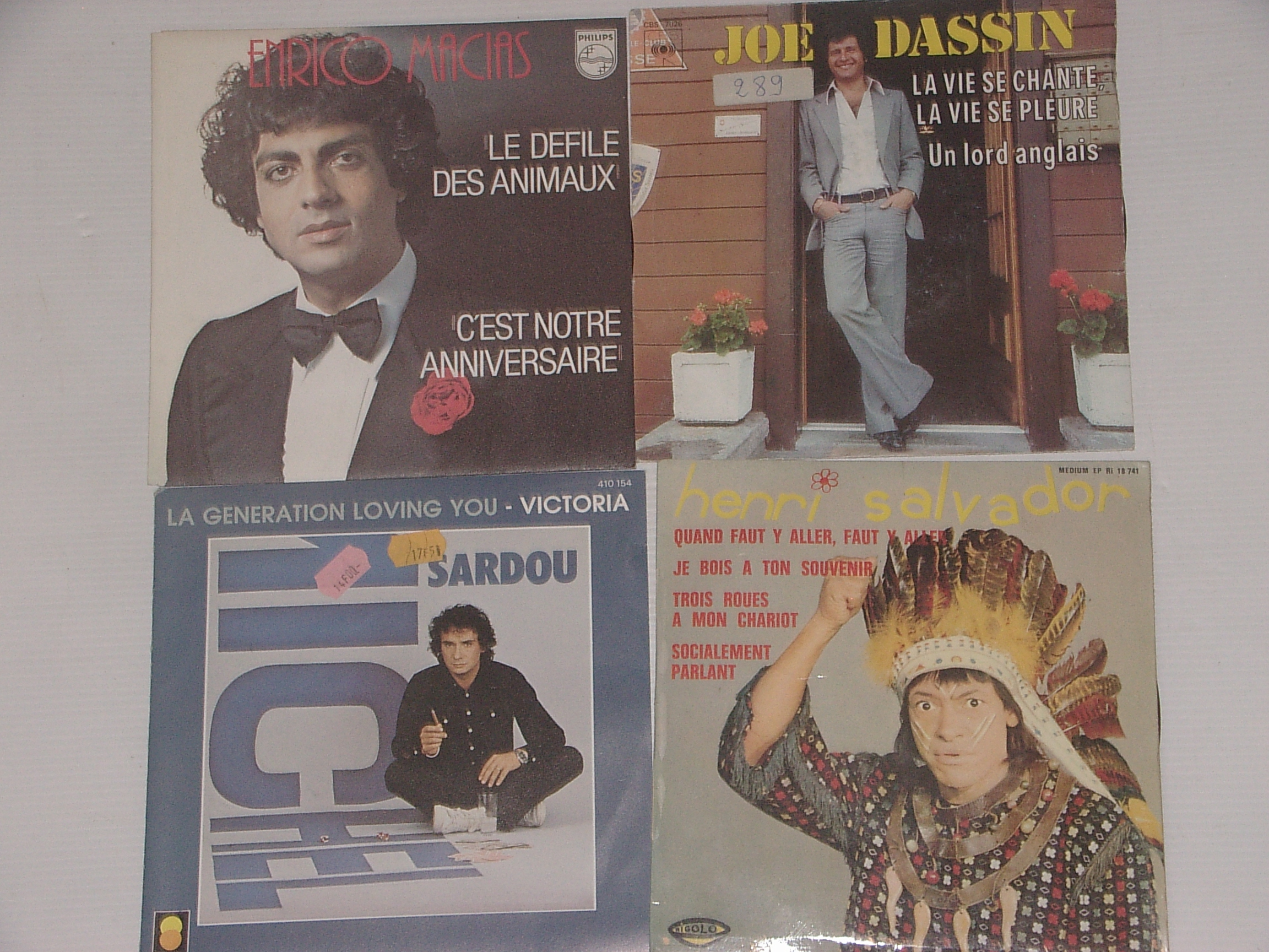 1 lot de 31 disques neufs 45 tours