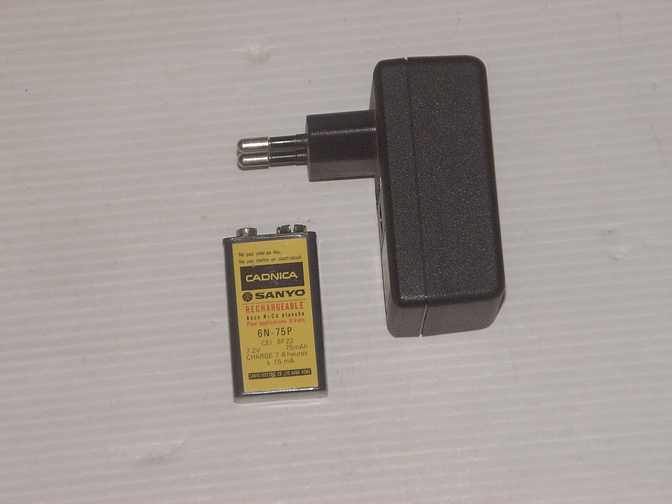 Chargeur de pile batterie 9 v