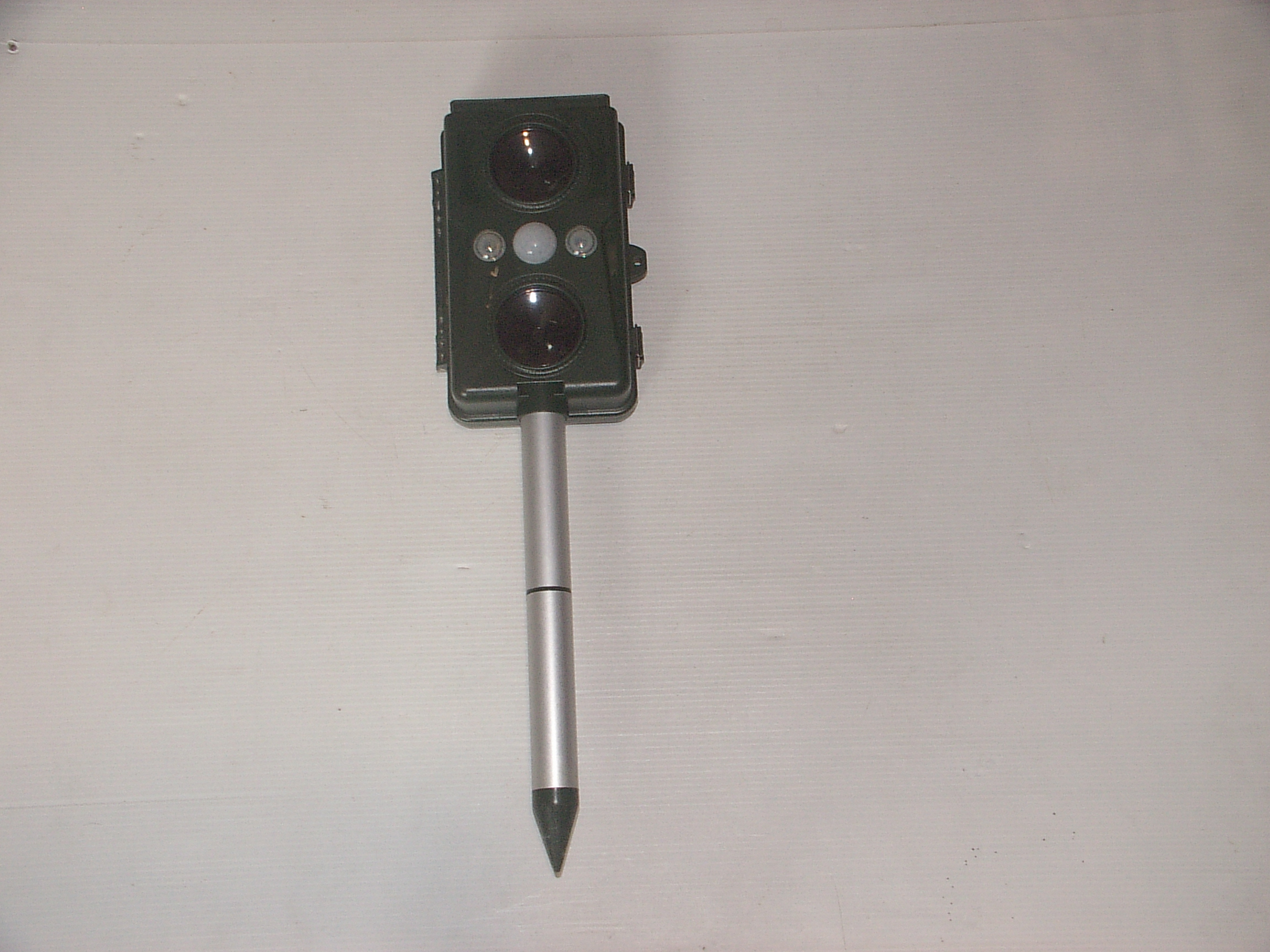 Répulsif Solaire pour sangliers etc