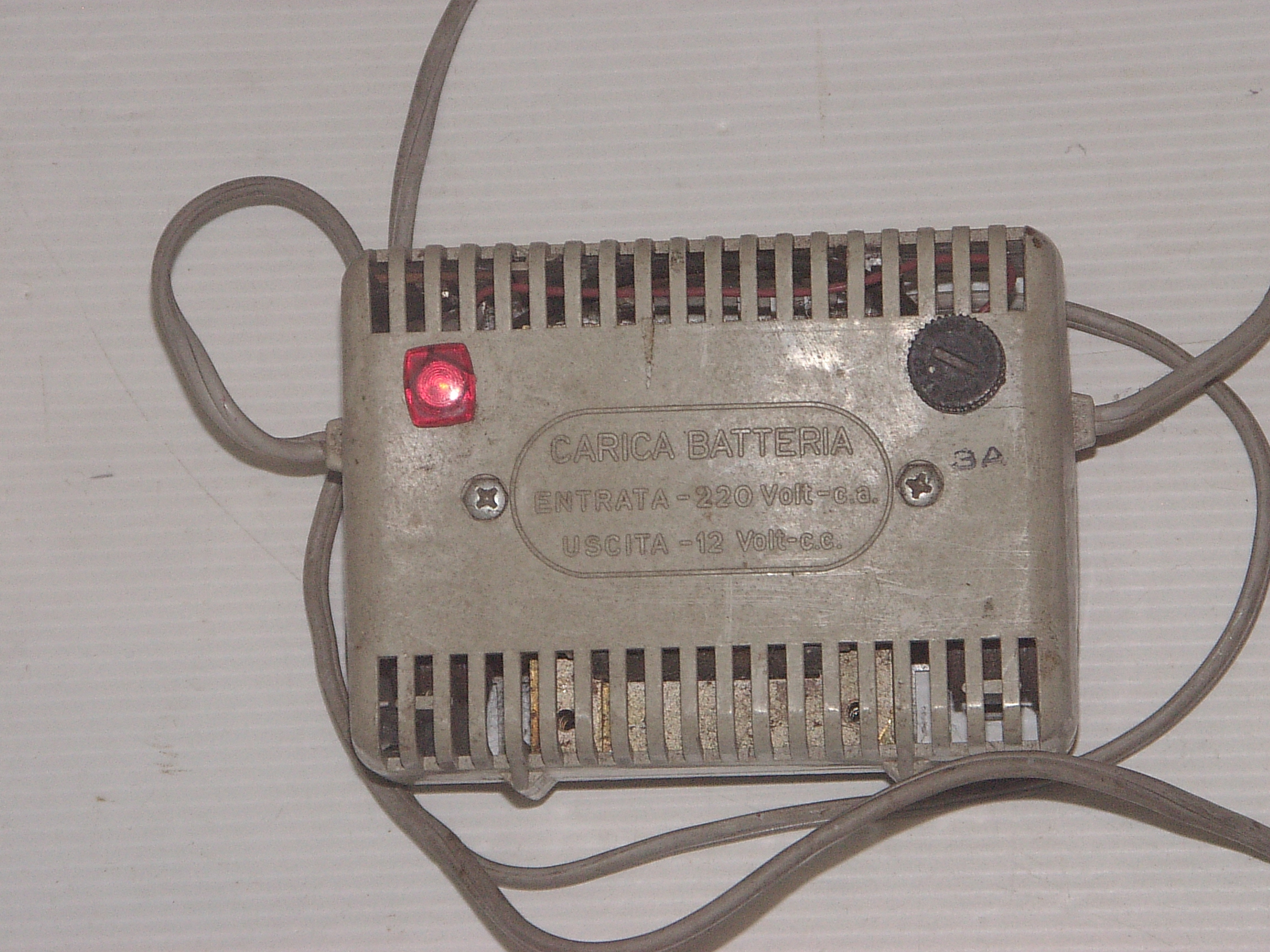 Chargeur de batterie 12 v  3A  carica batteria