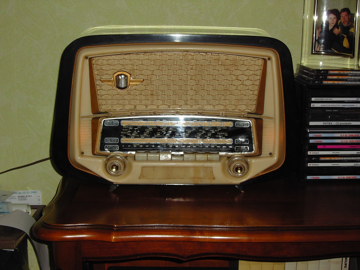 Donne deux postes fin années 50