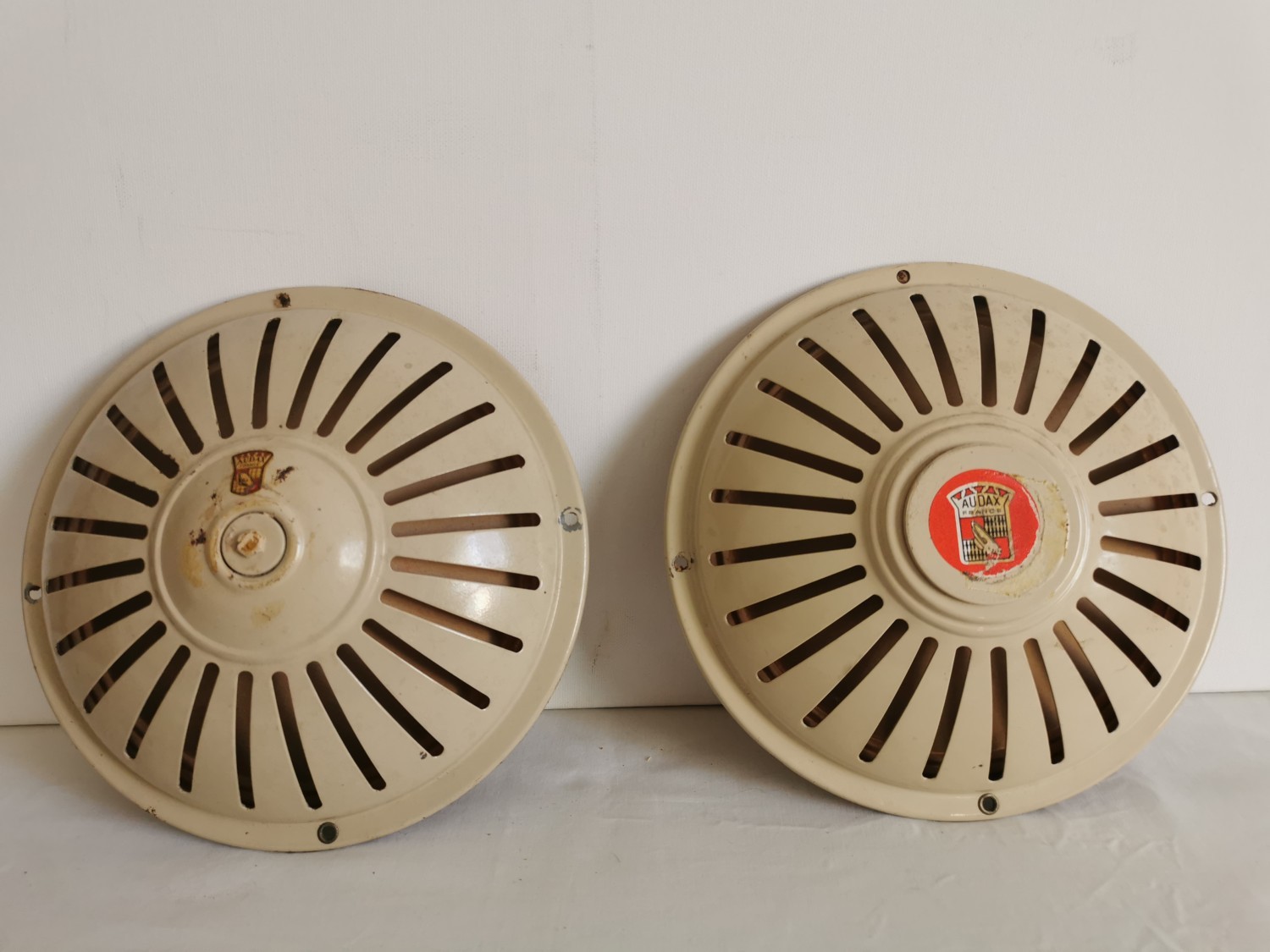 Deux haut parleurs inversés Audax de 21 cm