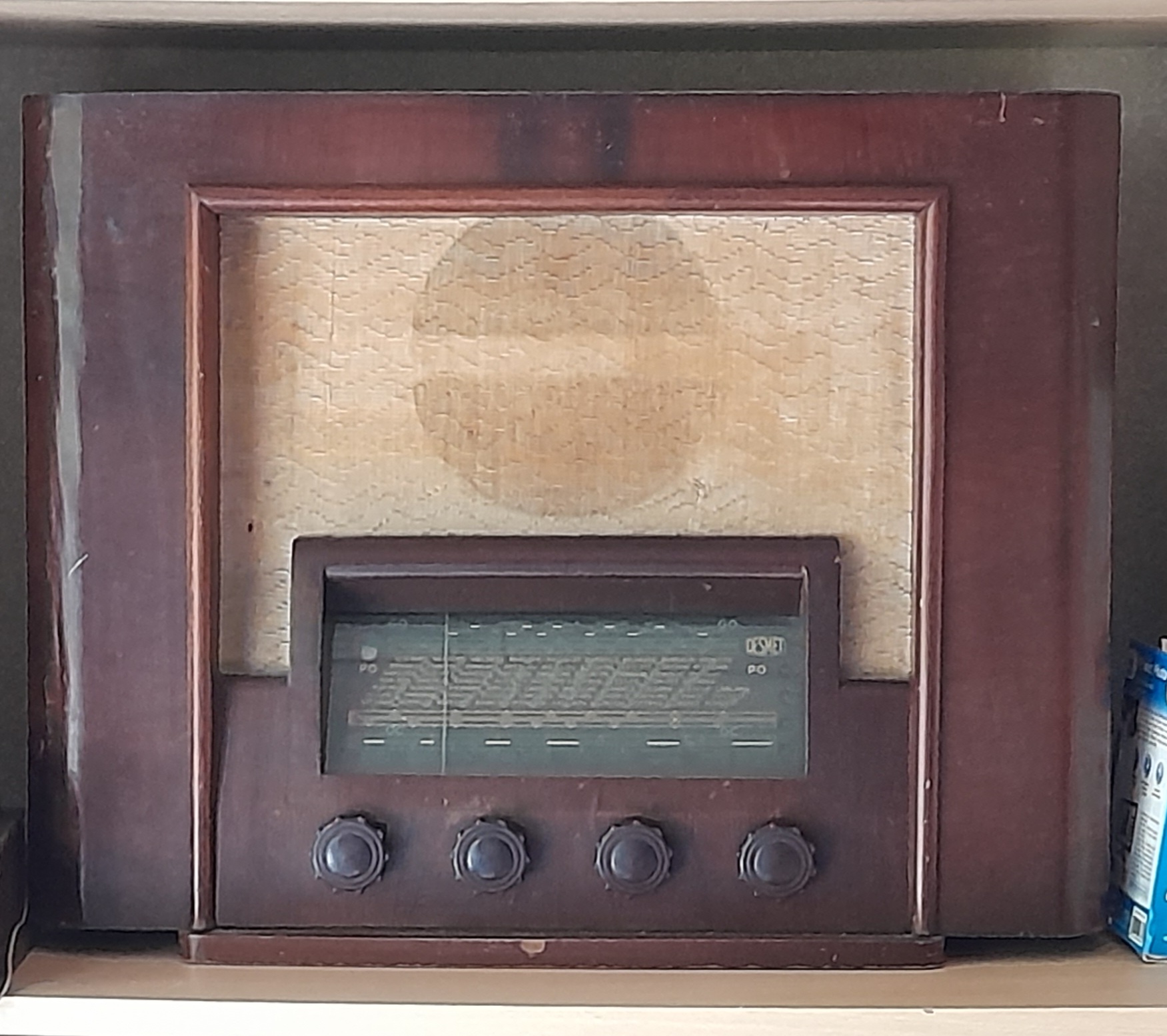Radio Desmet 891