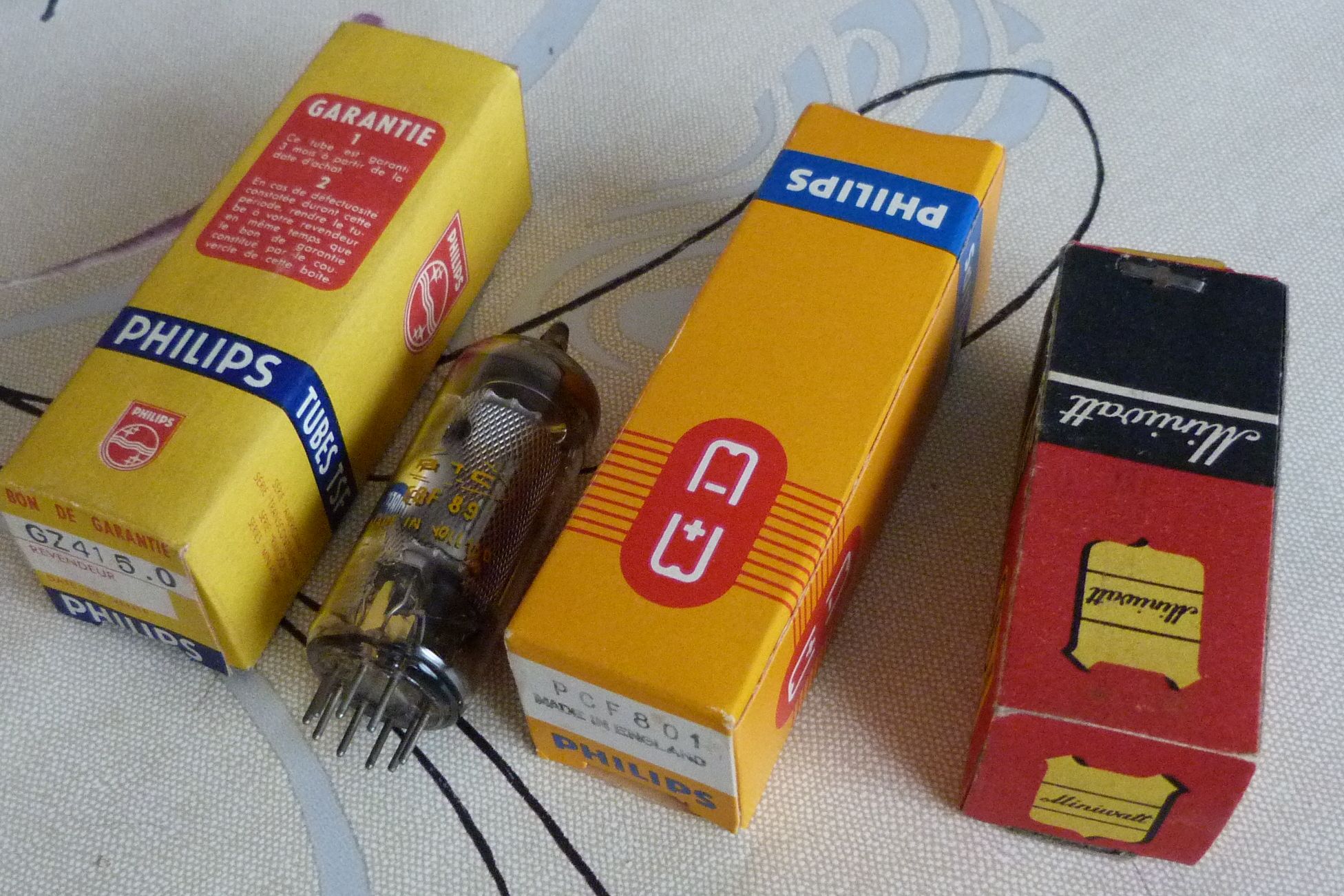 tubes electroniques 3 à 12€ neufs et occasions 1950-1960 culot verre 7,8,9 pattes