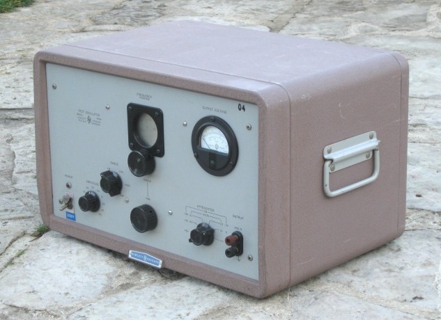 test-oscillator-generateur-hewlett-packard-modele-650a-big-1