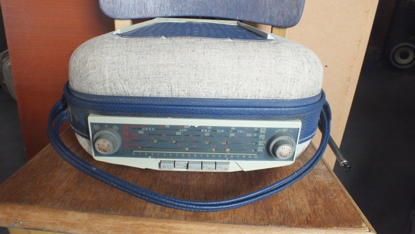 rare-teppaz-transitradio-211-annee-1963-pilessecteur-big-0