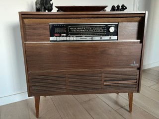 Recherche personne pour restaurer mon meuble radio Vinyle Grundig