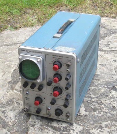 oscilloscope-tektronix-317-vintage-big-4