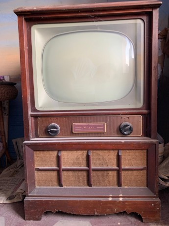 tv-retro-regal-electronics-corporation-annee-50-big-1