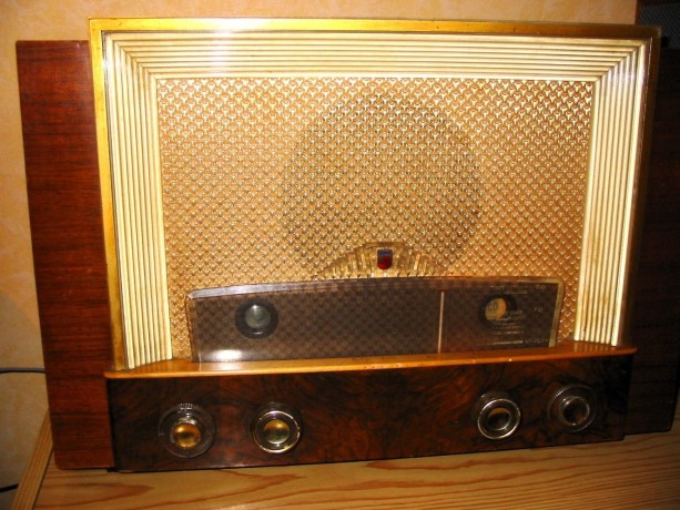 lot-de-8-postes-a-lampes-de-1933-a-1963-big-4