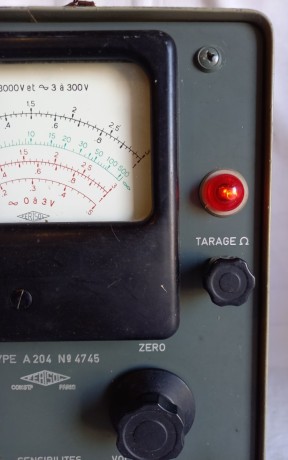 volmetre-electronique-type-a-204-n4745-ferisol-big-3