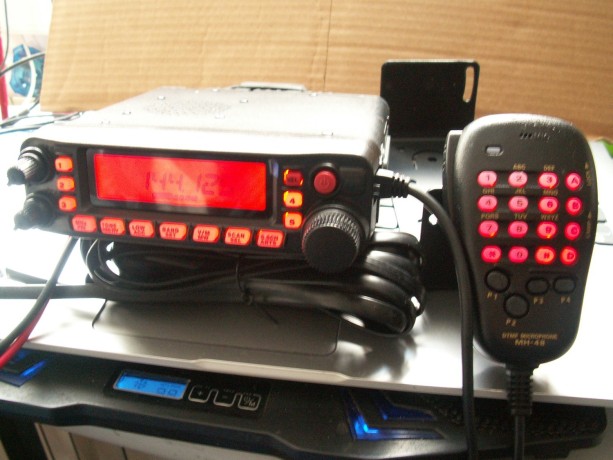 yeasu-ft-7900r-bibande-a-letat-neuf-big-0