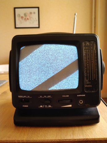 televiseur-portable-vintage-newtec-14-cm-nb-format-43-pieces-ou-collection-big-0